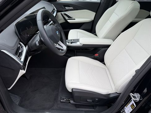 Used 2026 BMW X1 xDrive28i image 8
