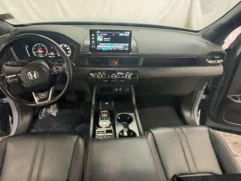 Used 2024 Honda Pilot TrailSport image 27
