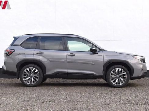 Used 2025 Subaru Forester Touring AWD/4WD image 6