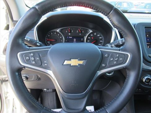 Used 2022 Chevrolet Equinox LT FWD image 19