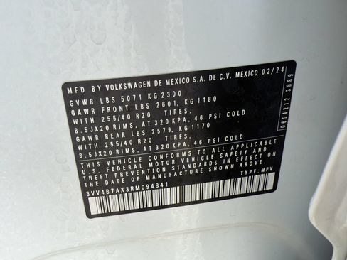 Used 2024 Volkswagen Tiguan SEL R-Line AWD/4WD image 27