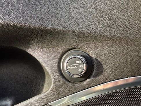 Used 2020 Buick Enclave Essence image 17