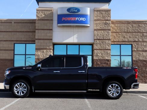 Used 2023 Chevrolet Silverado 1500 LTZ w/ Technology Package image 9