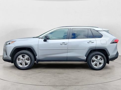Used 2024 Toyota RAV4 LE AWD/4WD image 8