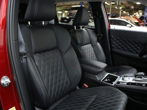 Used 2025 Mitsubishi Outlander SEL image 23