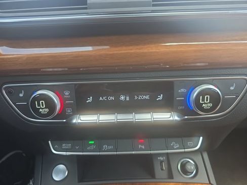 Used 2023 Audi Q5 e Premium w/ Convenience Package AWD/4WD image 26