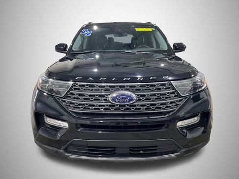 Used 2022 Ford Explorer XLT w/ Equipment Group 202A image 9