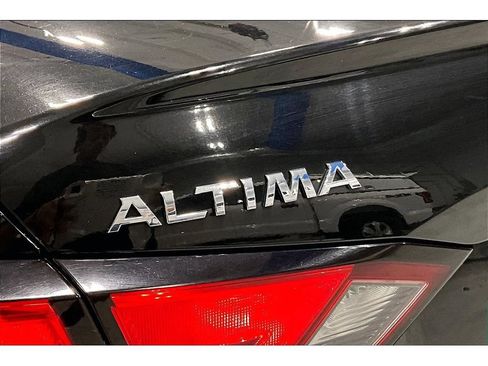 Used 2019 Nissan Altima 2.5 S FWD image 36