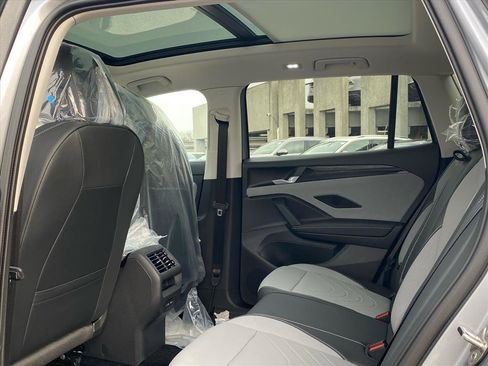 New 2026 Volkswagen Tiguan SE image 11