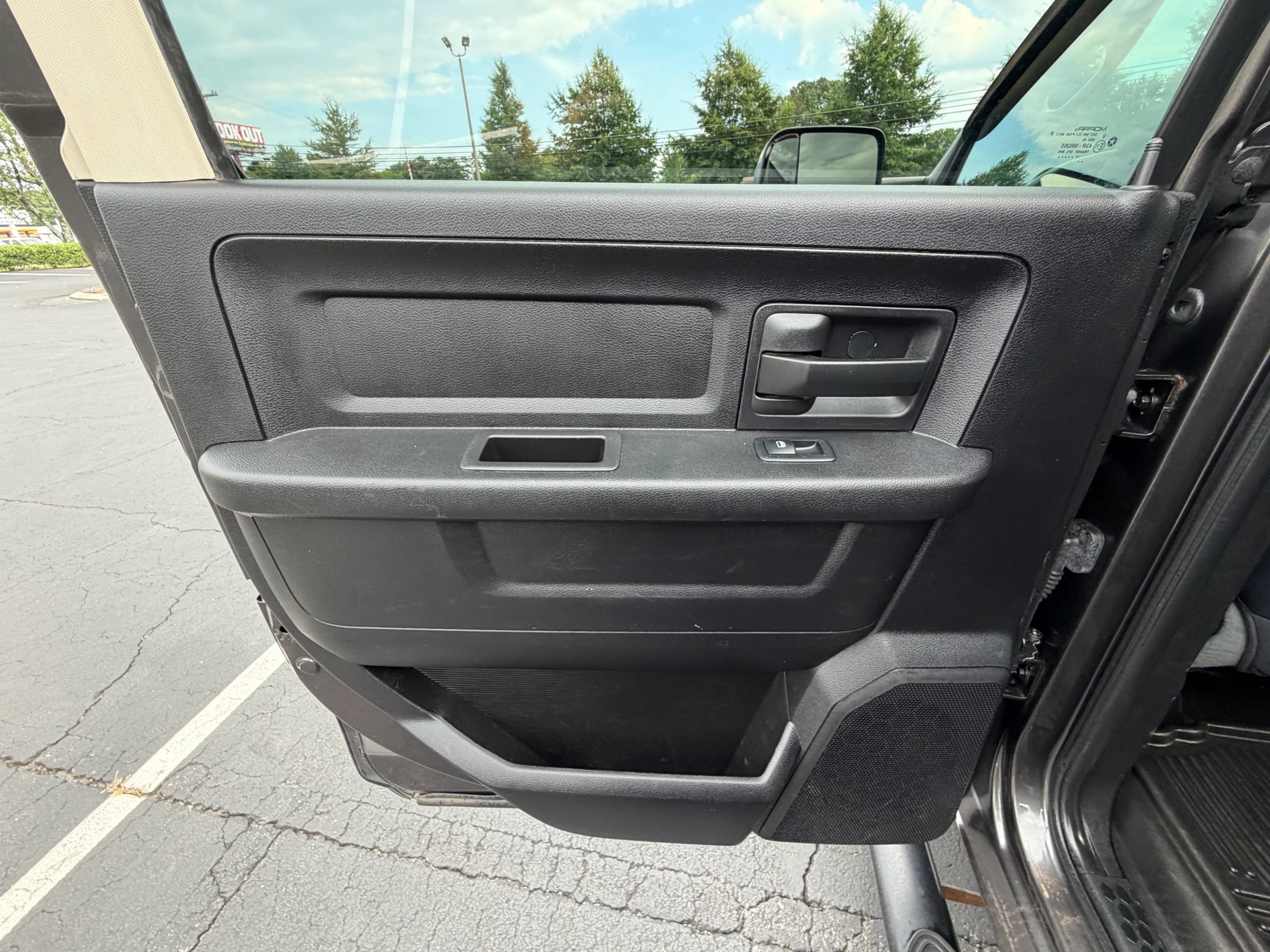 Used 2018 RAM 3500 Tradesman w/ Chrome Appearance Group AWD/4WD image 15