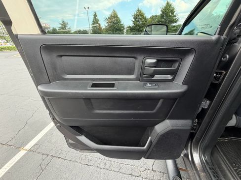 Used 2018 RAM 3500 Tradesman w/ Chrome Appearance Group AWD/4WD image 15