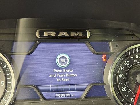 Used 2019 RAM 1500 Laramie image 17