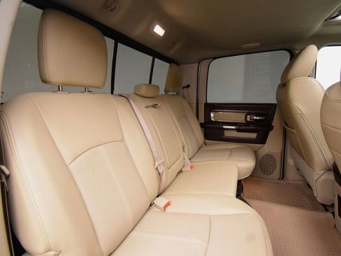 Used 2018 RAM 1500 Laramie AWD/4WD image 25