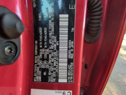 Used 2018 Toyota 4Runner SR5 image 25