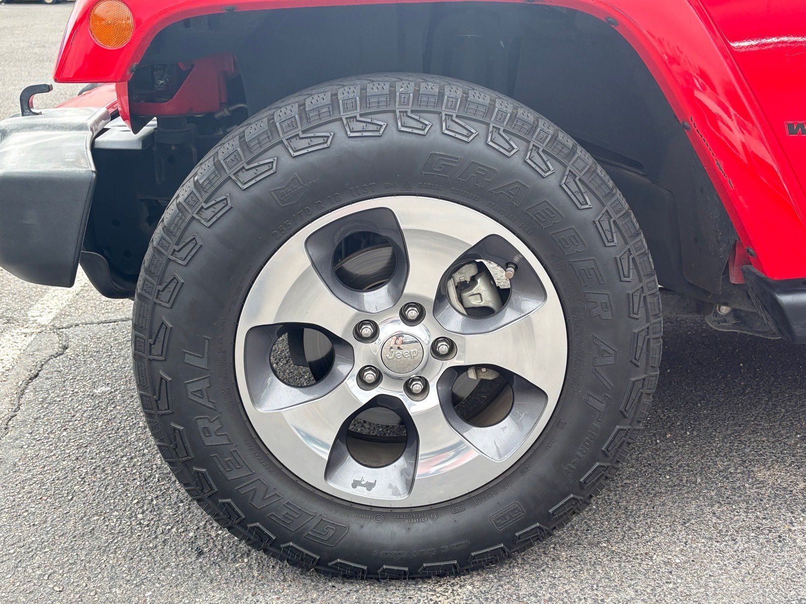 Used 2017 Jeep Wrangler Unlimited Sahara w/ Connectivity Group AWD/4WD image 5