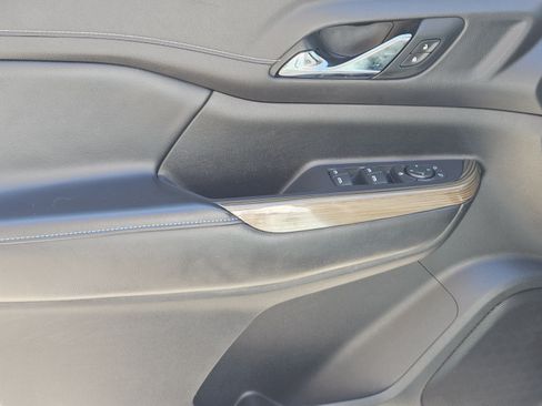 Used 2022 GMC Acadia SLE w/ Elevation Edition FWD image 25