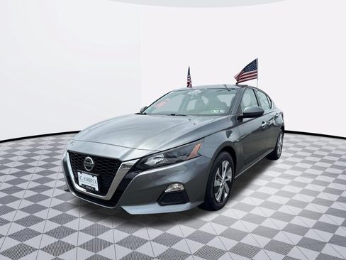 Used 2022 Nissan Altima 2.5 S FWD image 2