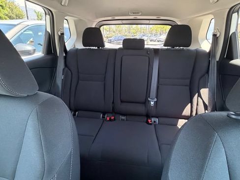 Used 2024 Nissan Rogue S FWD image 30