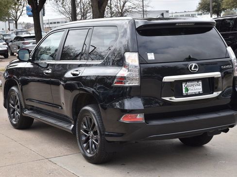 Used 2023 Lexus GX 460 Premium w/ Premium Package image 10
