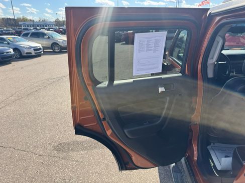 Used 2007 HUMMER H3 Adventure image 14