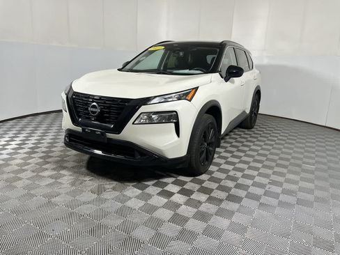 Used 2023 Nissan Rogue SV w/ SV Premium B Package AWD/4WD image 4