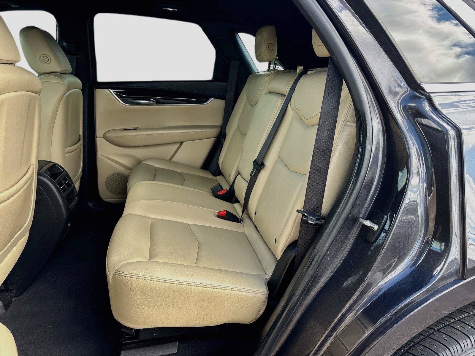 Used 2017 Cadillac XT5 FWD image 23