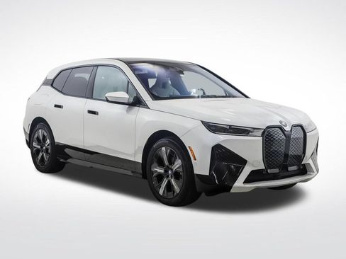 Certified 2024 BMW iX xDrive50 w/ Premium Package AWD/4WD image 7