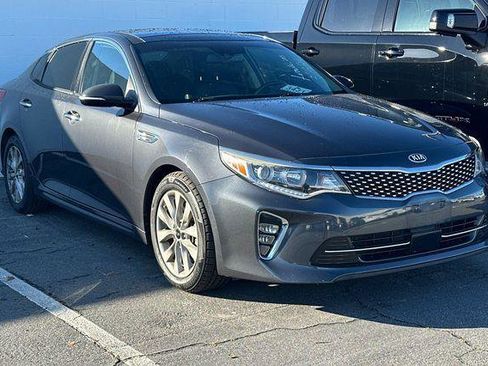 Used 2018 Kia Optima EX w/ Technology Package image 2