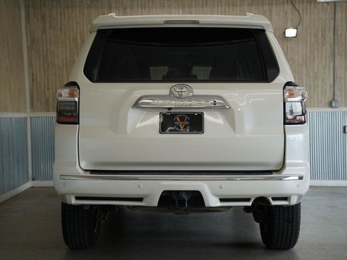 Used 2022 Toyota 4Runner Limited RWD image 9