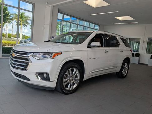 Certified 2020 Chevrolet Traverse High Country AWD/4WD image 3