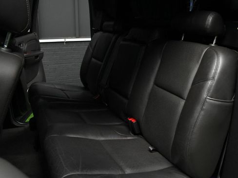 Used 2013 Cadillac Escalade EXT Luxury AWD/4WD image 35