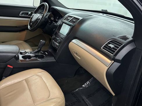 Used 2016 Ford Explorer XLT w/ Equipment Group 202A image 41