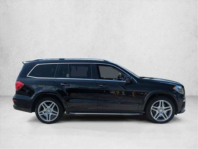 Used 2016 Mercedes-Benz GL 550 4MATIC image 4