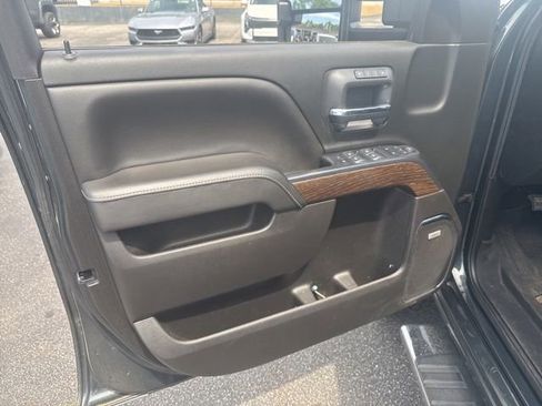 Used 2018 GMC Sierra 2500 Denali w/ Duramax Plus Package AWD/4WD image 37