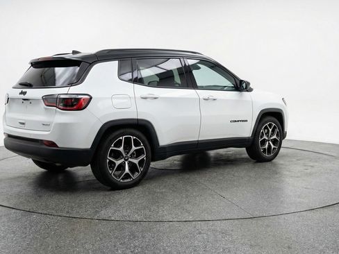 Used 2025 Jeep Compass Limited AWD/4WD image 9