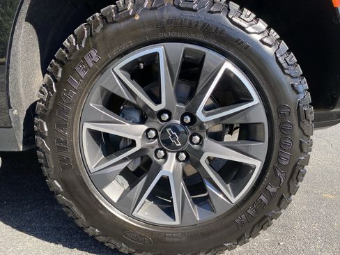 Used 2022 Chevrolet Tahoe Z71 AWD/4WD image 13