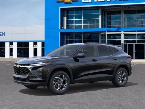 New 2026 Chevrolet Trax LT FWD image 2