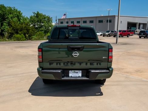 Used 2022 Nissan Frontier SV RWD image 4