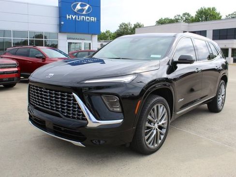 Used 2025 Buick Enclave Avenir w/ Trailering Package, 5000 lbs. FWD image 1