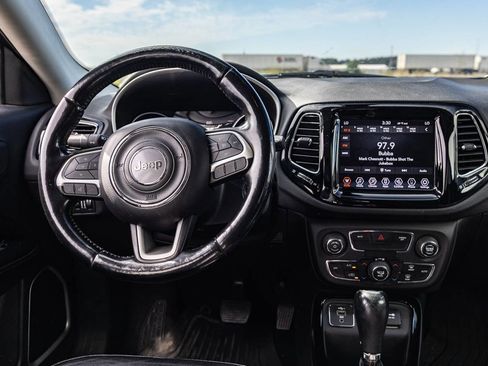 Used 2020 Jeep Compass Limited FWD image 9