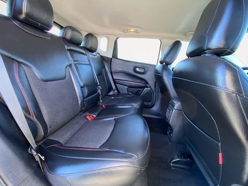 Used 2019 Jeep Compass Trailhawk image 14