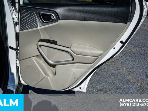 Used 2025 Kia Soul LX FWD image 51