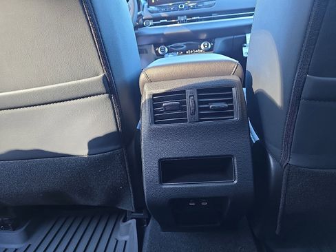 New 2025 Mitsubishi Outlander SE image 27