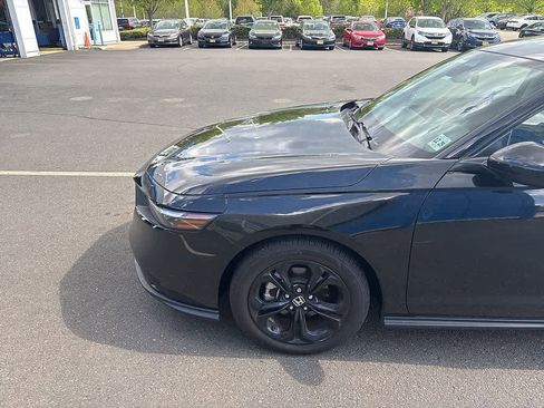 Used 2025 Honda Accord SE image 2