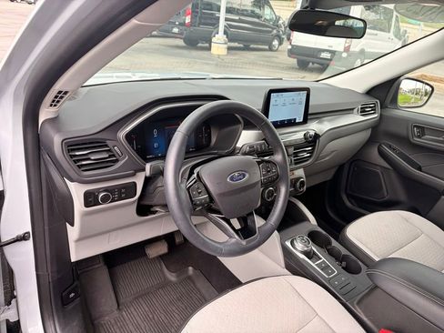 Used 2025 Ford Escape Active w/ Cold Weather Package FWD image 11