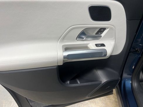 Used 2023 Mercedes-Benz GLB 35 AMG 4MATIC image 24