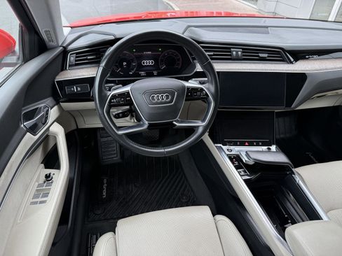 Used 2021 Audi e-tron Prestige w/ Prestige Package AWD/4WD image 17