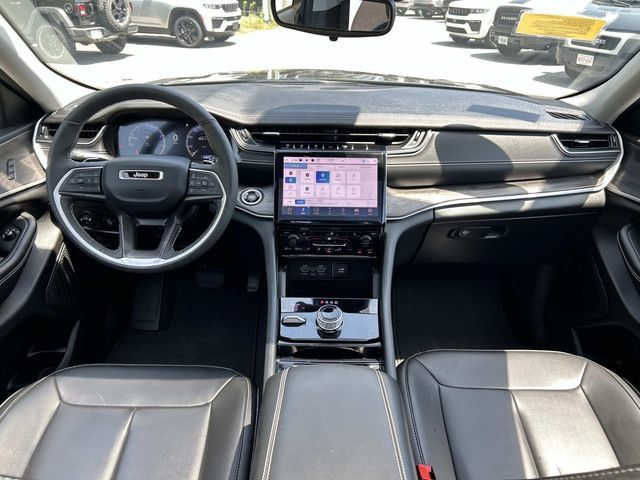 Used 2023 Jeep Grand Cherokee Limited AWD/4WD image 20