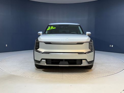 Used 2026 Kia EV9 Wind AWD/4WD image 6