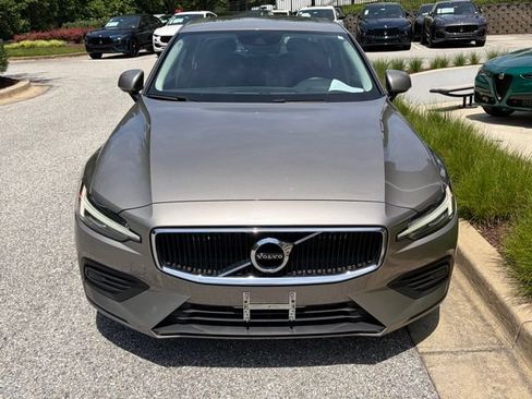 Used 2019 Volvo S60 T6 Momentum w/ Multimedia Package AWD/4WD image 3